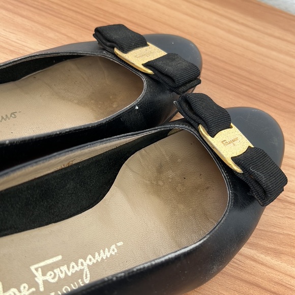 Salvatore Ferragamo Vara Pump Black Leather Made In Italy Vintage Brand New Sole - Picture 11 of 12